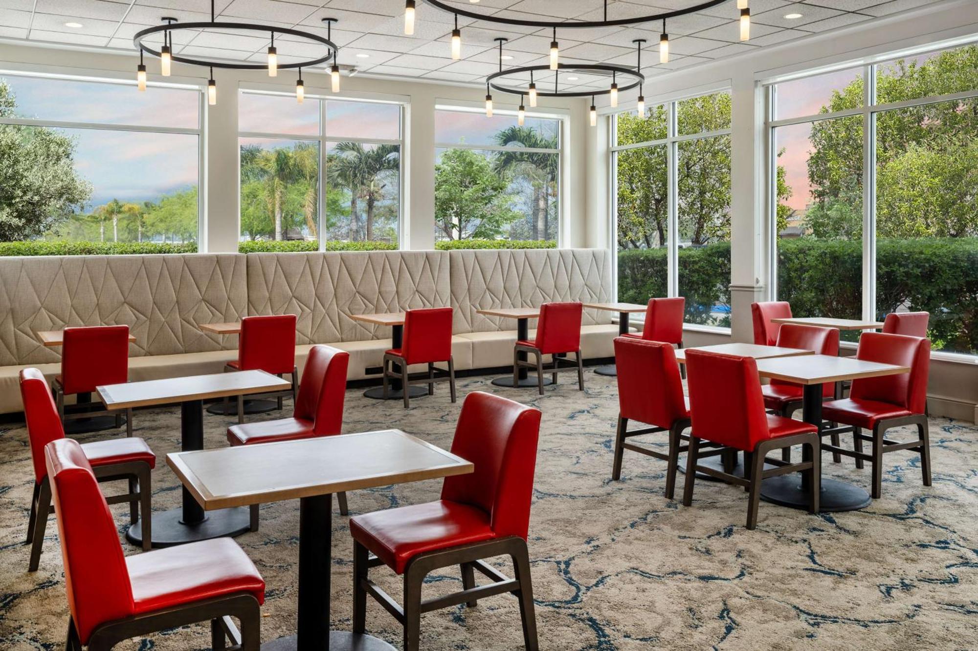 Hilton Garden Inn Bakersfield Exteriér fotografie